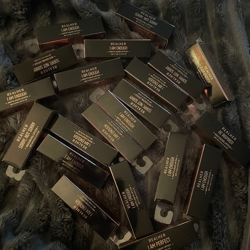 REALHER Matte Liquid Lipstick•Matte Moisturizing Lipstick•Colour Rich Lipgloss